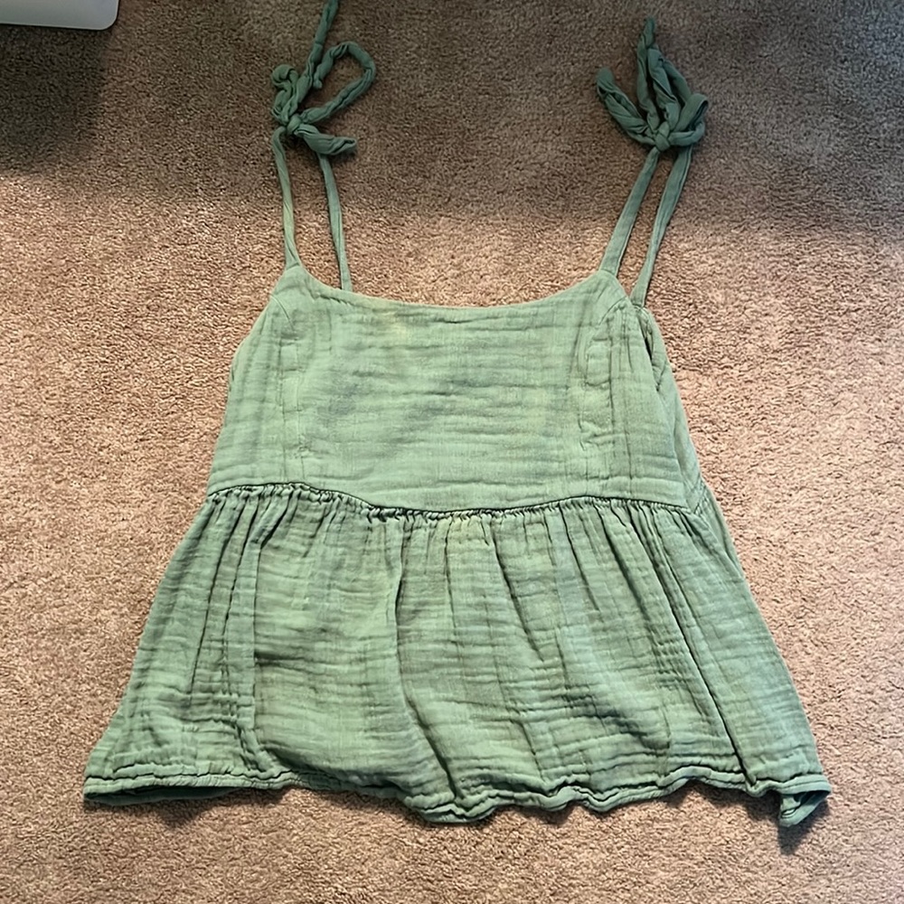 Old Navy, flowy,cropped, tie up shirt
